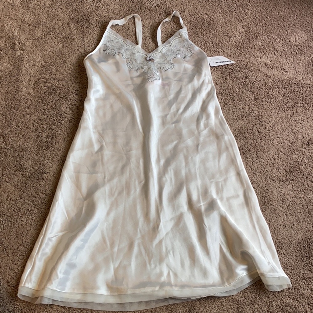 Oscar De La Renta Elegant Lace Chemise